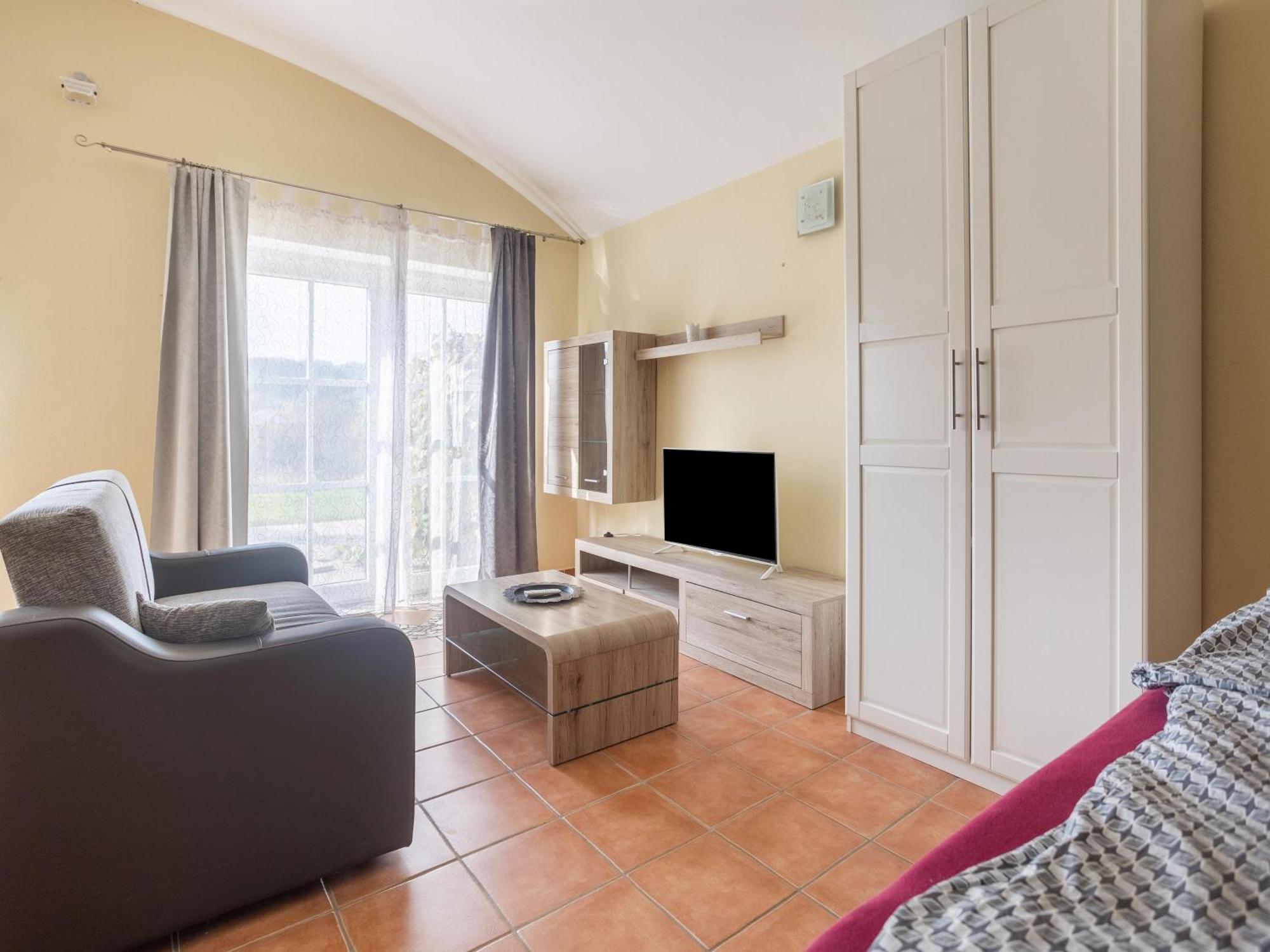 Ferienwohnungen Und Appartements Im Idyllischen Vierkanthof, Gruppenurlaube Loipersdorf bei Fürstenfeld Exterior foto