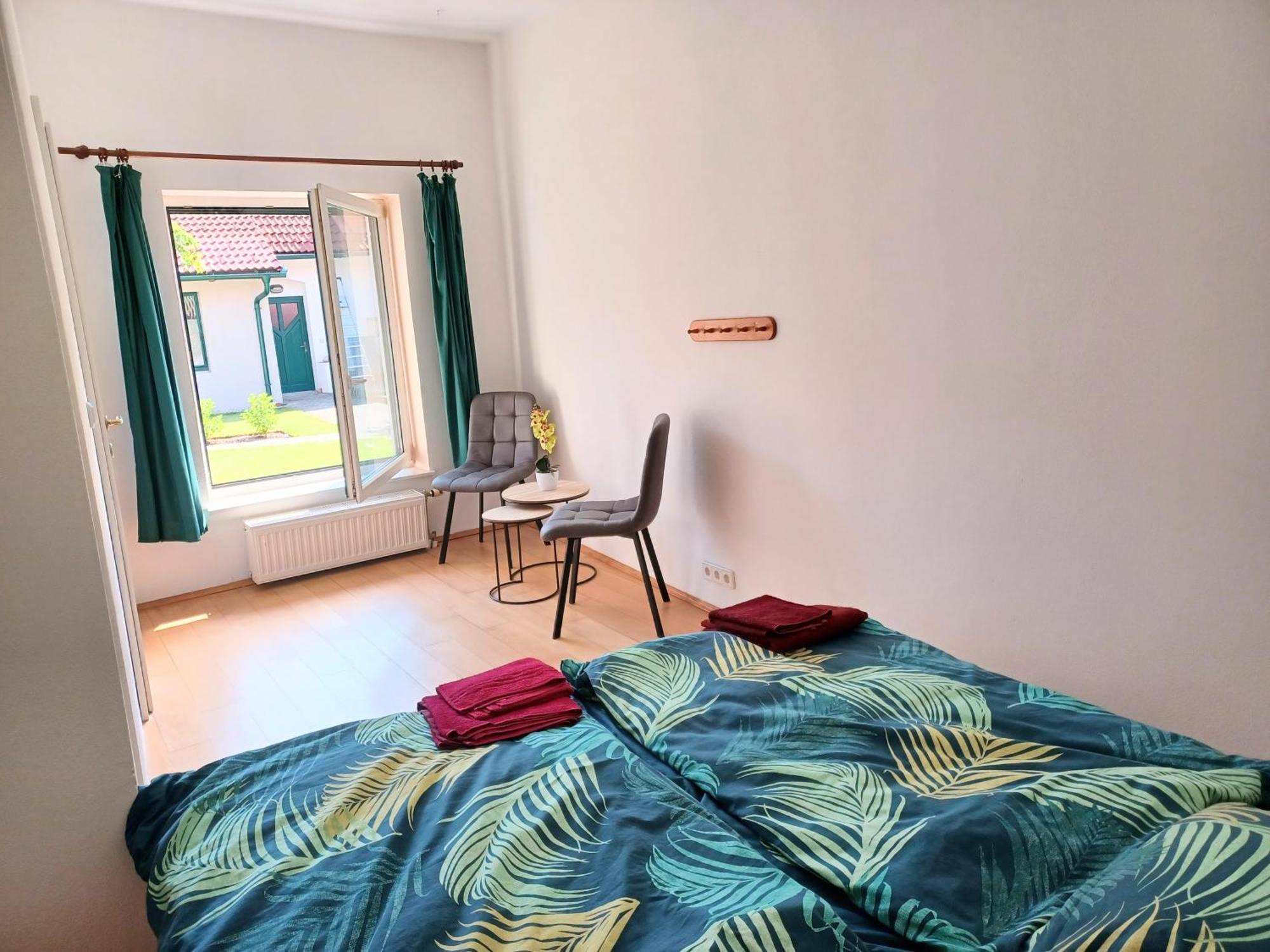 Ferienwohnungen Und Appartements Im Idyllischen Vierkanthof, Gruppenurlaube Loipersdorf bei Fürstenfeld Exterior foto